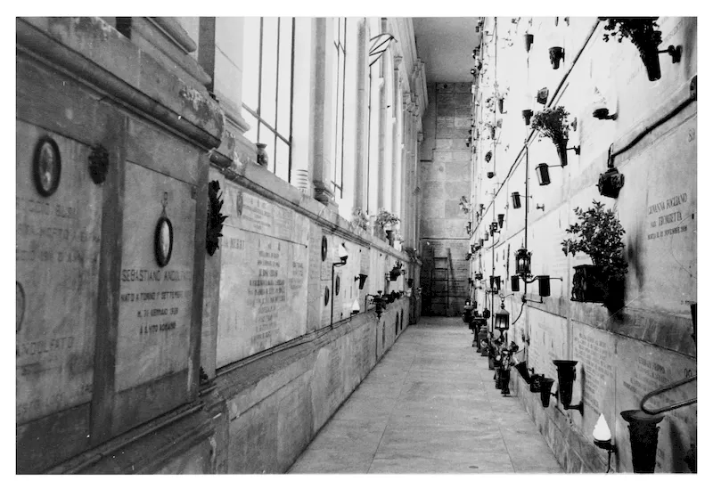 The left lateral annex corridor of the chapel